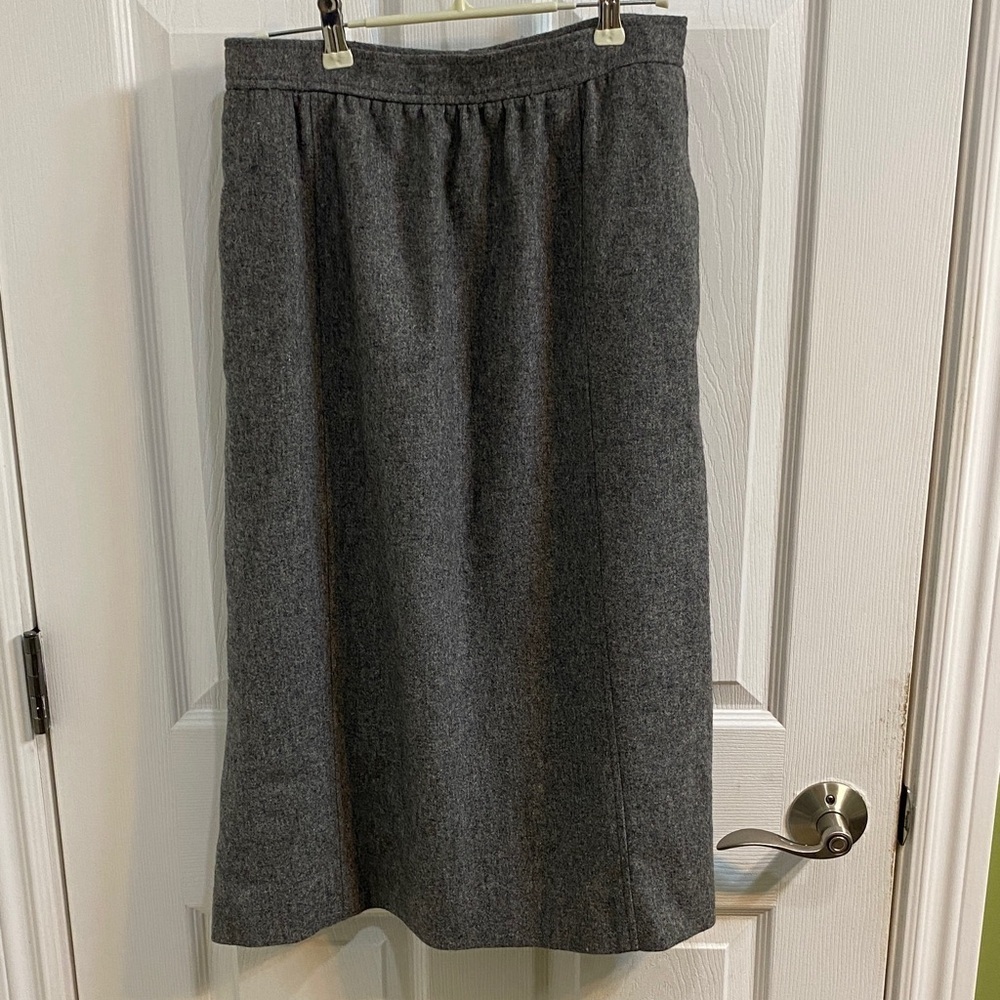 Vintage The Villager Skirt Size 12 4 Gray Wool Pockets Midi Side Zip Fully Lined